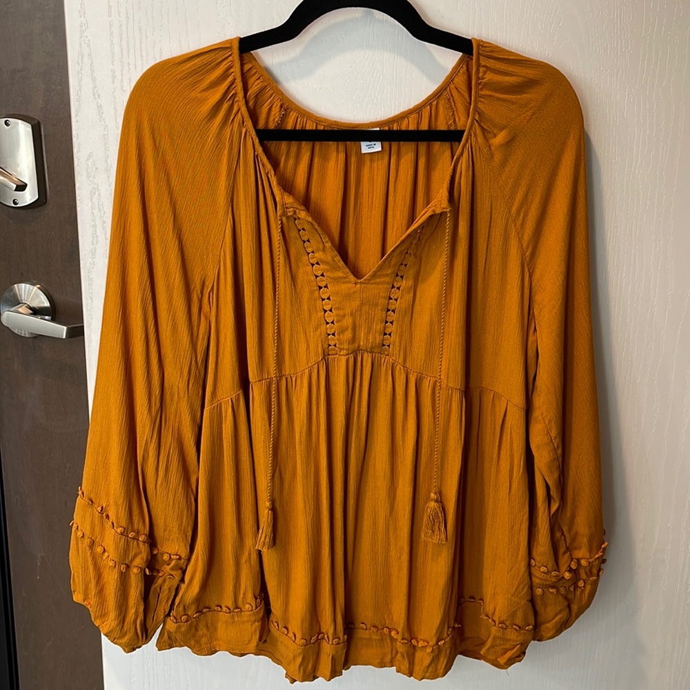L Old Navy Blouse